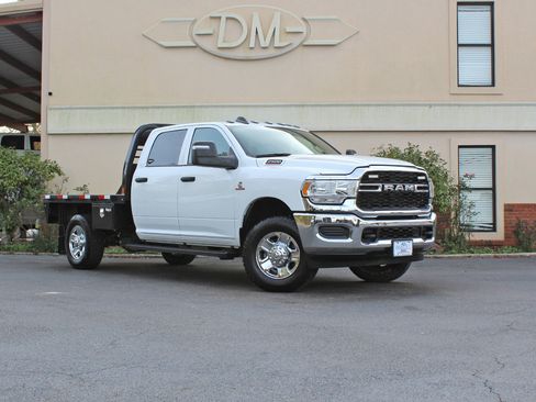 Used 2024 RAM 2500 Tradesman w/ Chrome Appearance Group image 3