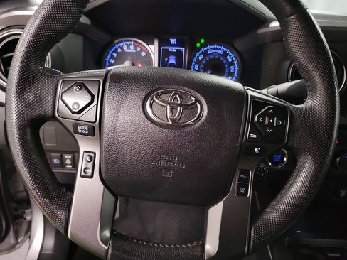 Used 2021 Toyota Tacoma TRD Off-Road AWD/4WD image 18