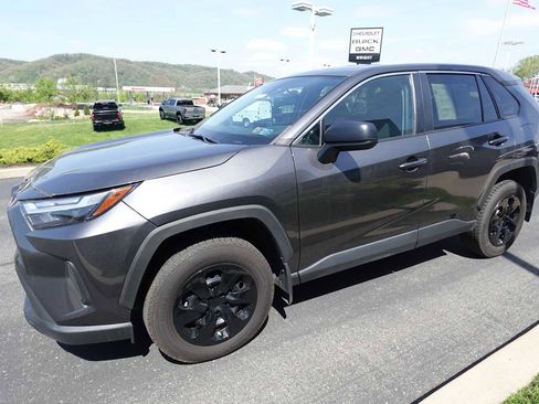 Used 2023 Toyota RAV4 LE AWD/4WD image 6