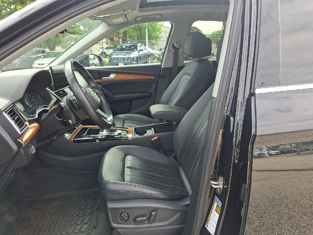 Used 2023 Audi Q5 2.0T Premium w/ Convenience Package AWD/4WD image 14