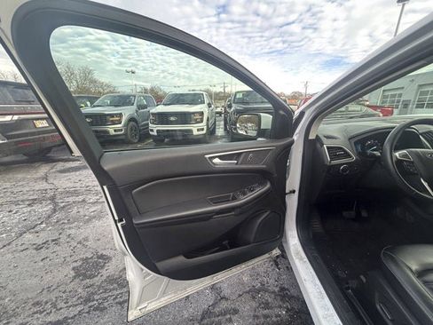 Used 2023 Ford Edge SEL image 12