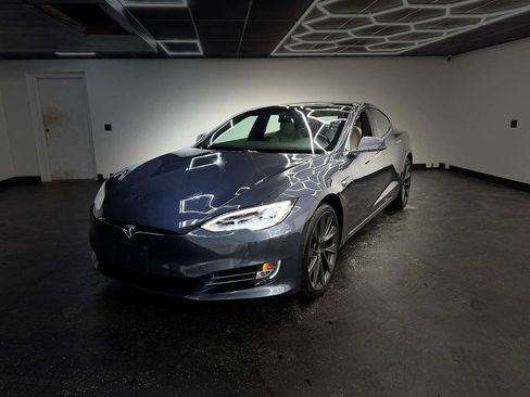 Used 2020 Tesla Model S Long Range Plus image 2