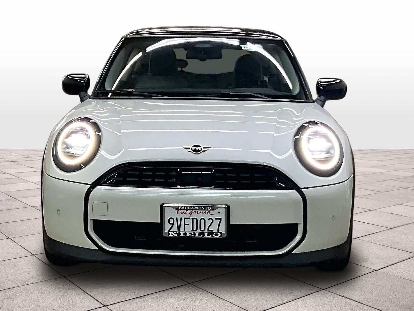 Used 2025 MINI Cooper 2-Door Hardtop FWD image 3