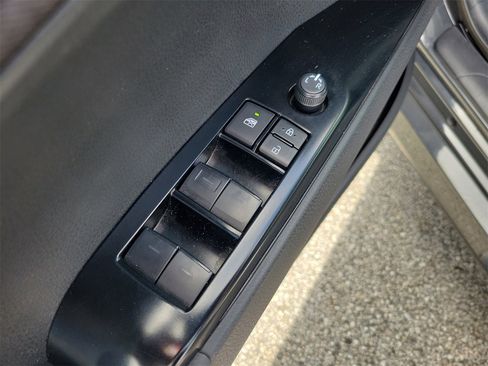 Used 2025 Toyota Camry LE image 15