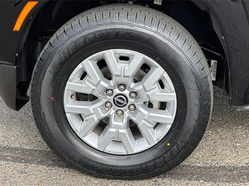 Used 2023 Nissan Frontier SV image 43