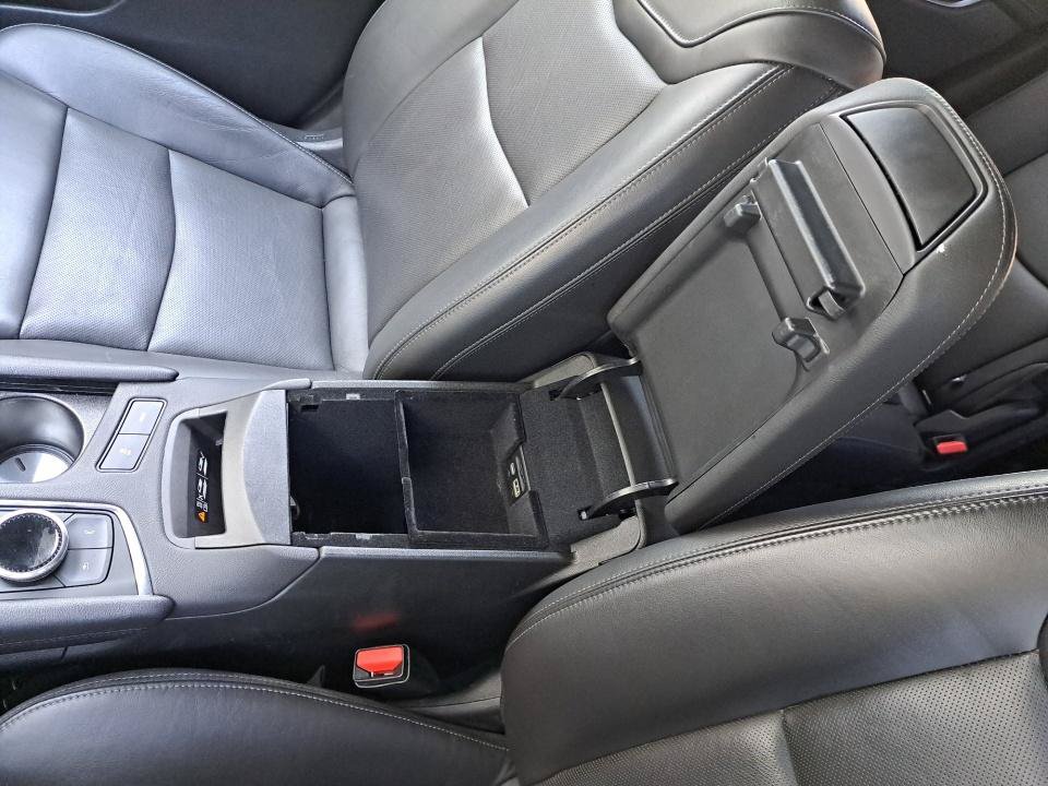 Used 2025 Cadillac XT6 Premium Luxury FWD image 30