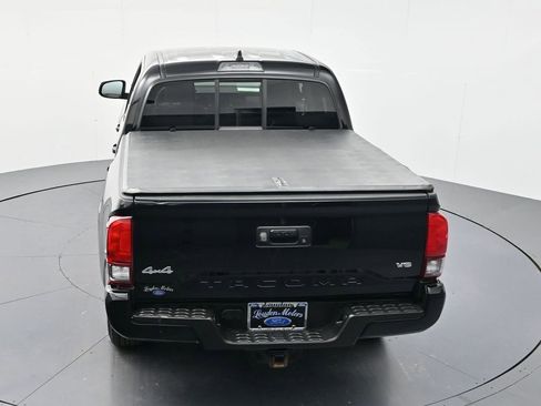 Used 2022 Toyota Tacoma SR AWD/4WD image 40