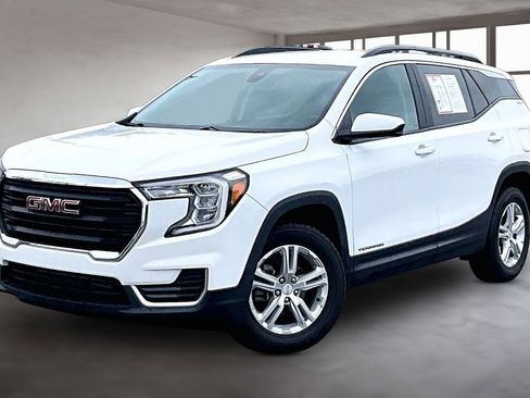 Used 2023 GMC Terrain SLE w/ Driver Convenience Package AWD/4WD image 2