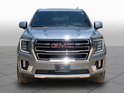 Used 2023 GMC Yukon XL SLT w/ SLT Luxury Package AWD/4WD image 4