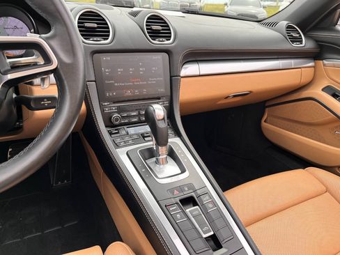 Used 2017 Porsche 718 Boxster S RWD image 19