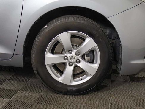 Used 2011 Toyota Sienna LE w/ Towing Pkg FWD image 18