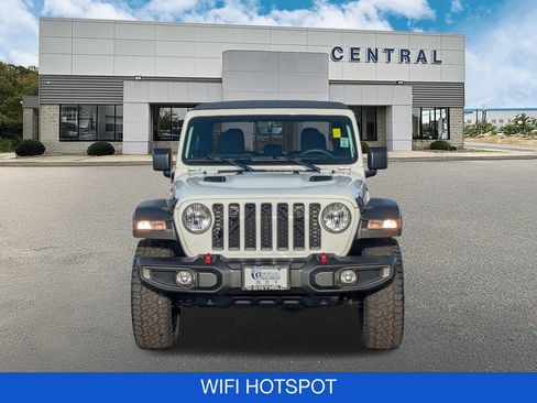 Used 2023 Jeep Gladiator Rubicon image 2
