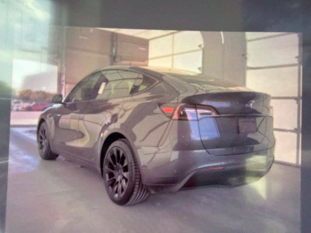 Used 2022 Tesla Model Y Long Range AWD/4WD image 4