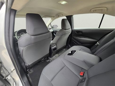 Used 2022 Toyota Corolla LE image 20