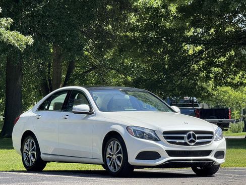 Used 2015 Mercedes-Benz C 300 4MATIC Sedan image 4
