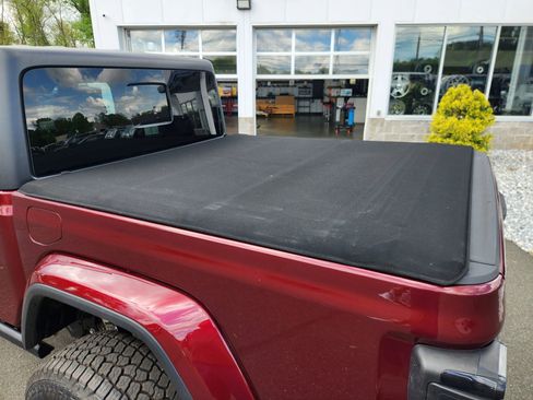 Used 2021 Jeep Gladiator Sport image 43