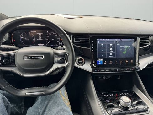 Used 2022 Jeep Grand Wagoneer Series I AWD/4WD image 11