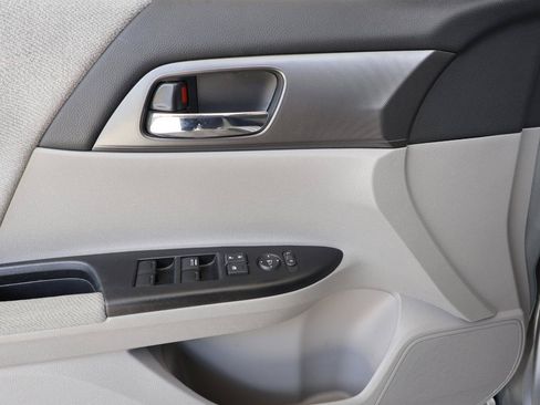 Used 2013 Honda Accord LX image 34