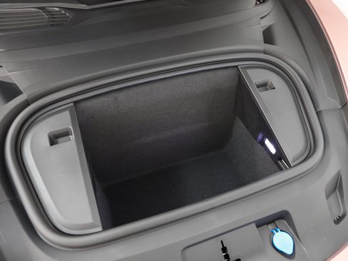 New 2025 Porsche Taycan image 20