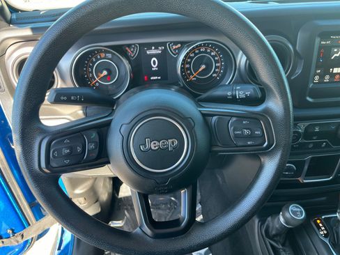 Certified 2023 Jeep Gladiator Sport w/ Trailer Tow Package image 9