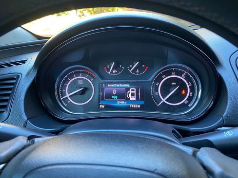 Used 2017 Buick Regal Sport Touring image 21