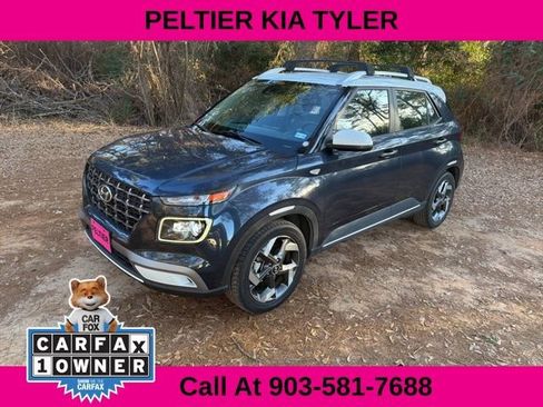 Used 2021 Hyundai Venue image 3