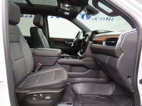 Used 2025 GMC Yukon Denali image 34
