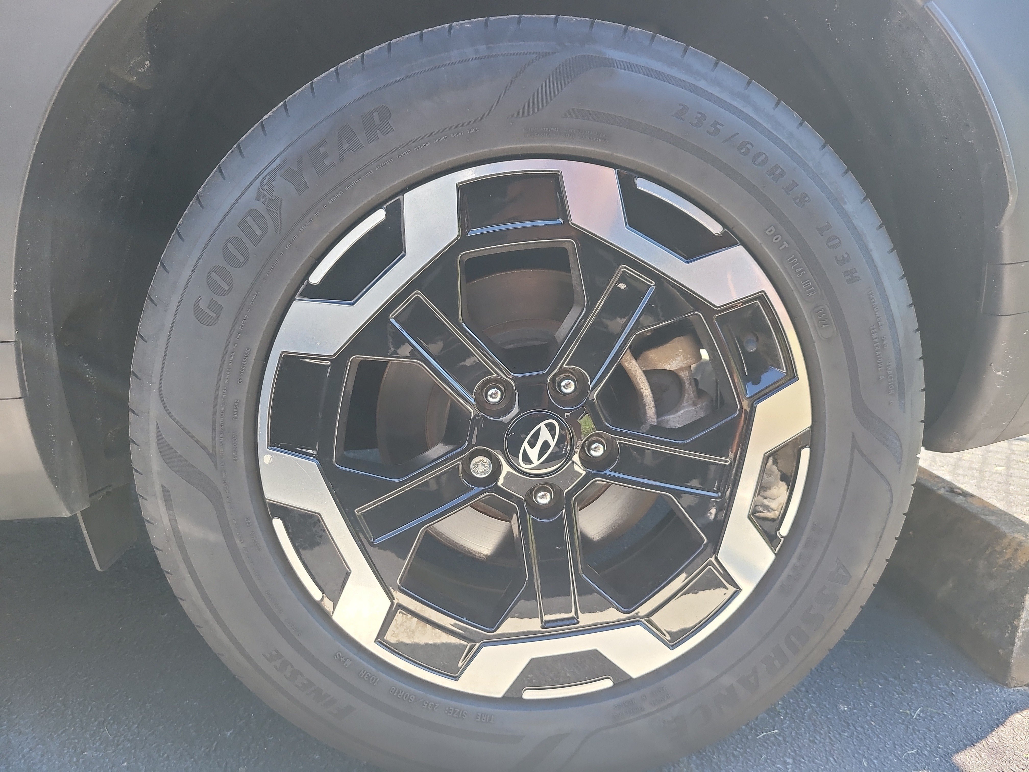 Used 2025 Hyundai Santa Fe SE AWD/4WD image 8