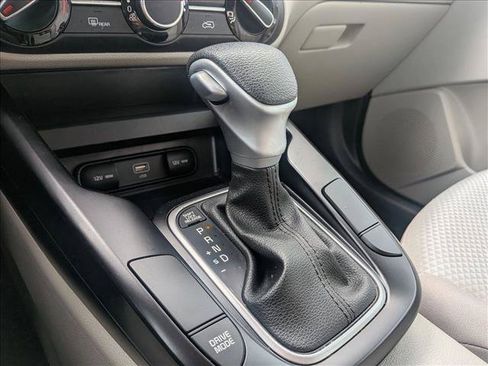 Used 2023 Kia Soul LX FWD image 18