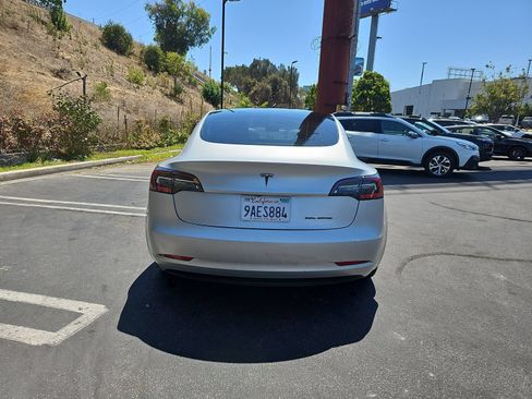 Used 2022 Tesla Model 3 Long Range AWD/4WD image 13