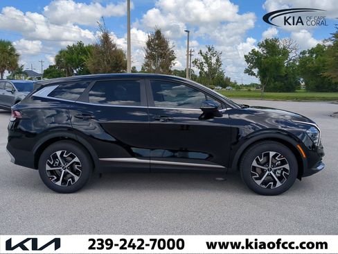 New 2025 Kia Sportage EX image 4