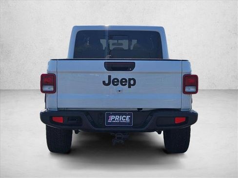Used 2025 Jeep Gladiator Sport AWD/4WD image 6