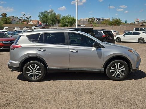 Used 2017 Toyota RAV4 LE w/ Carpet Mat Package FWD image 4
