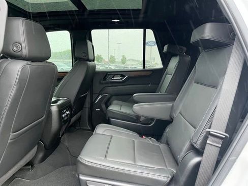 Used 2025 GMC Yukon Denali w/ Sun & Power Step Package AWD/4WD image 6