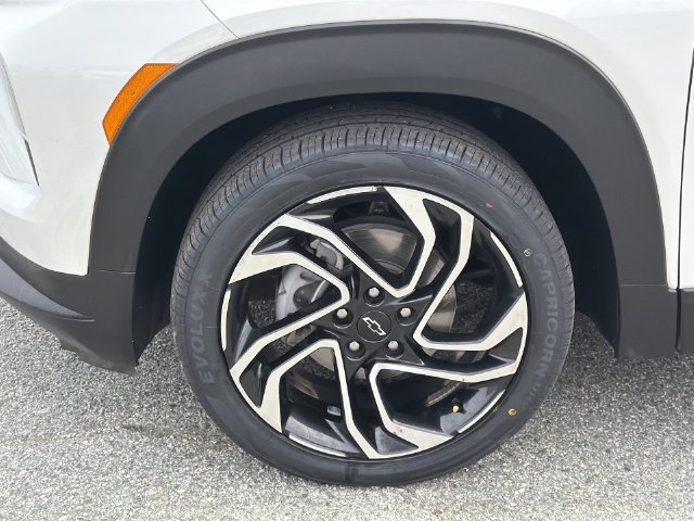 Used 2025 Chevrolet TrailBlazer RS w/ Convenience Package FWD image 40