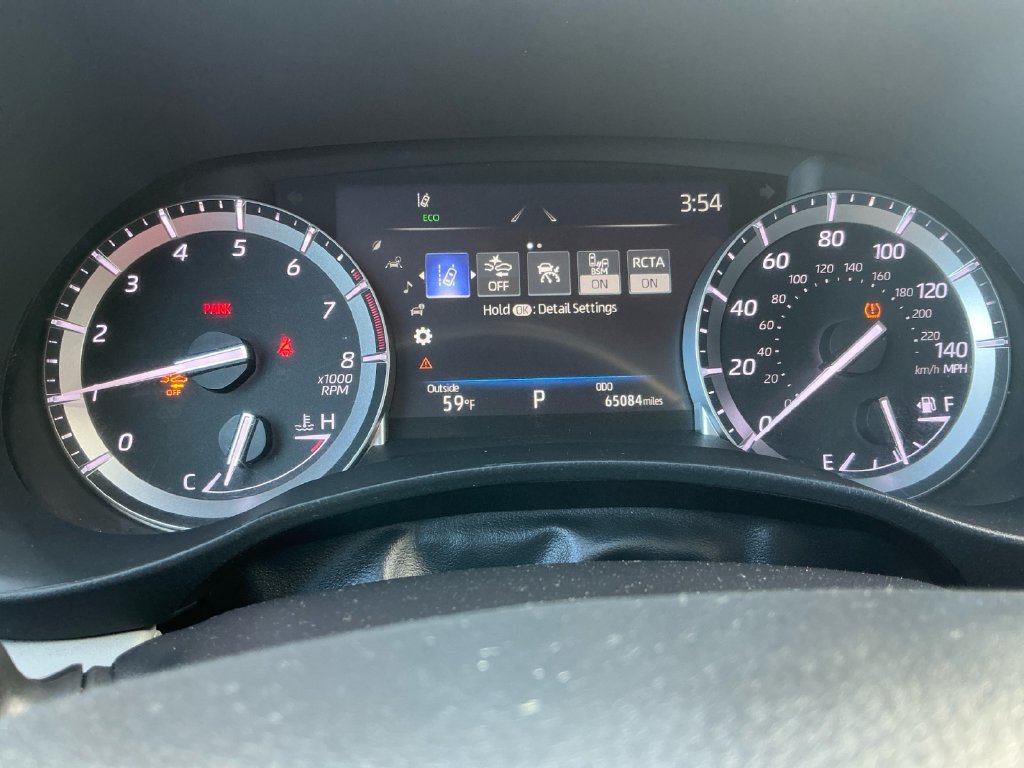Used 2022 Toyota Highlander XLE AWD/4WD image 18