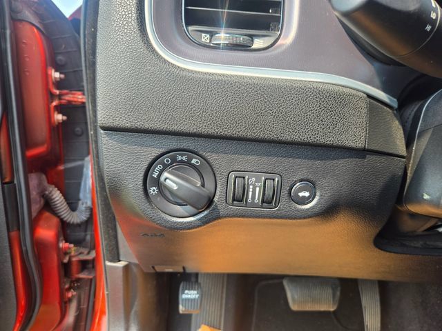 Used 2020 Dodge Charger SXT w/ Blacktop Package RWD image 10