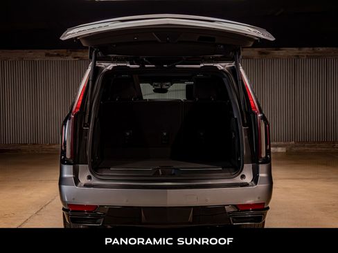 Used 2021 Cadillac Escalade Sport Platinum image 8