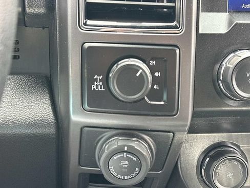 Used 2020 Ford F150 XLT w/ Equipment Group 302A Luxury AWD/4WD image 21