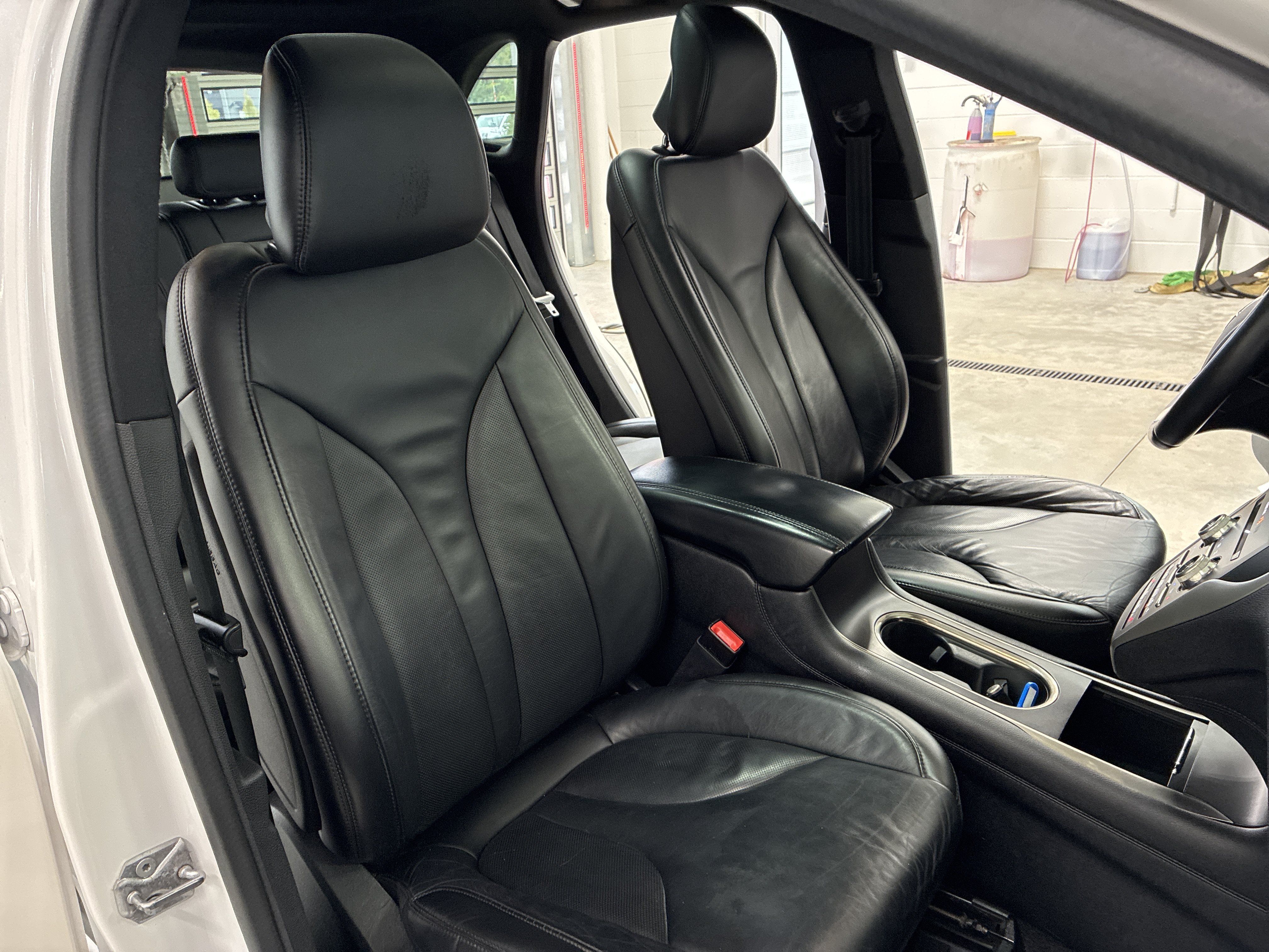 Used 2017 Lincoln MKC Select w/ Select Plus Package FWD image 16