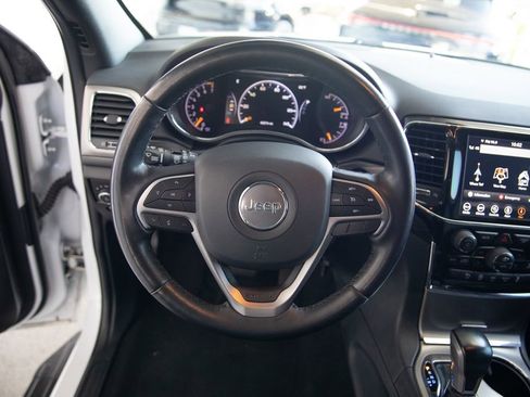 Used 2022 Jeep Grand Cherokee Laredo X AWD/4WD image 18