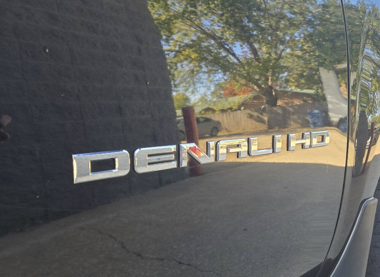 Used 2012 GMC Sierra 2500 Denali w/ Suspension Package, Off-Road AWD/4WD image 6