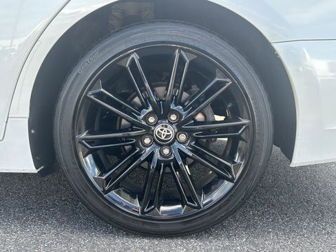 Used 2022 Toyota Avalon XSE image 10