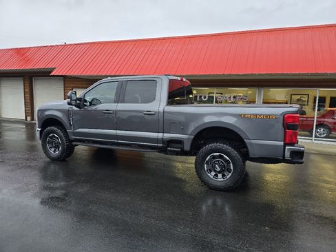 Used 2023 Ford F350 Lariat w/ Tremor Off-Road Package image 6