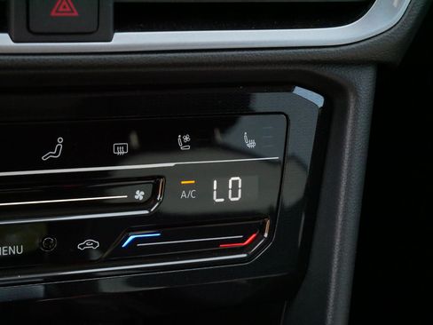 Certified 2025 Volkswagen Taos SEL AWD/4WD image 30