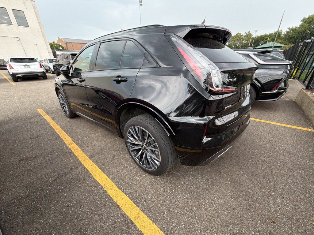 Used 2024 Cadillac XT4 Sport AWD/4WD image 8