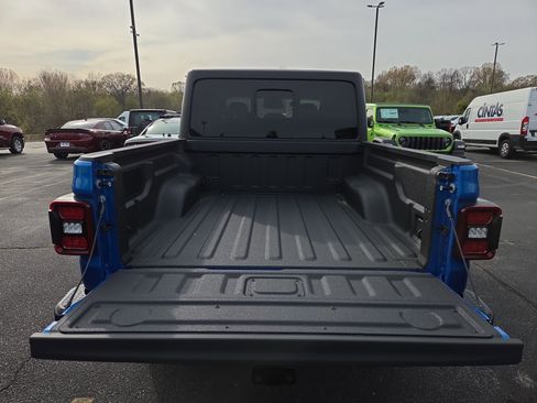 New 2026 Jeep Gladiator Willys image 7