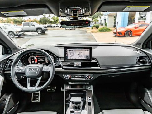 Used 2023 Audi SQ5 Premium Plus image 11