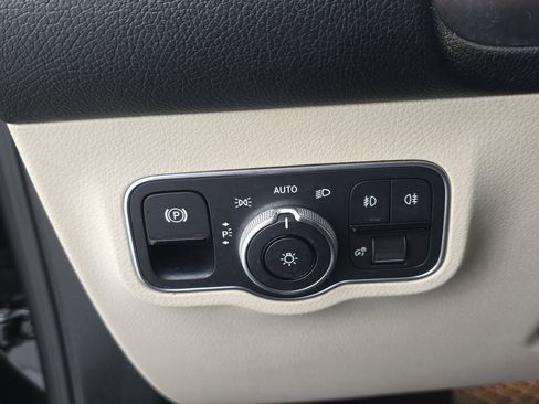 Certified 2021 Mercedes-Benz GLB 250 GLB 250 image 24