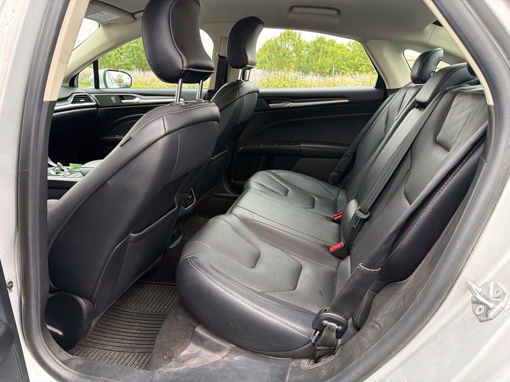 Used 2019 Ford Fusion Energi Titanium FWD image 11